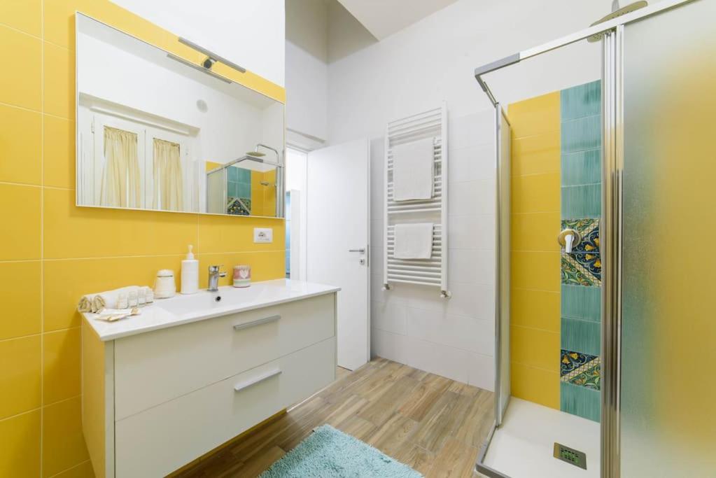 Stazione Treni - Wi-Fi & Netflix Cozy Space Appartement Salerno Buitenkant foto