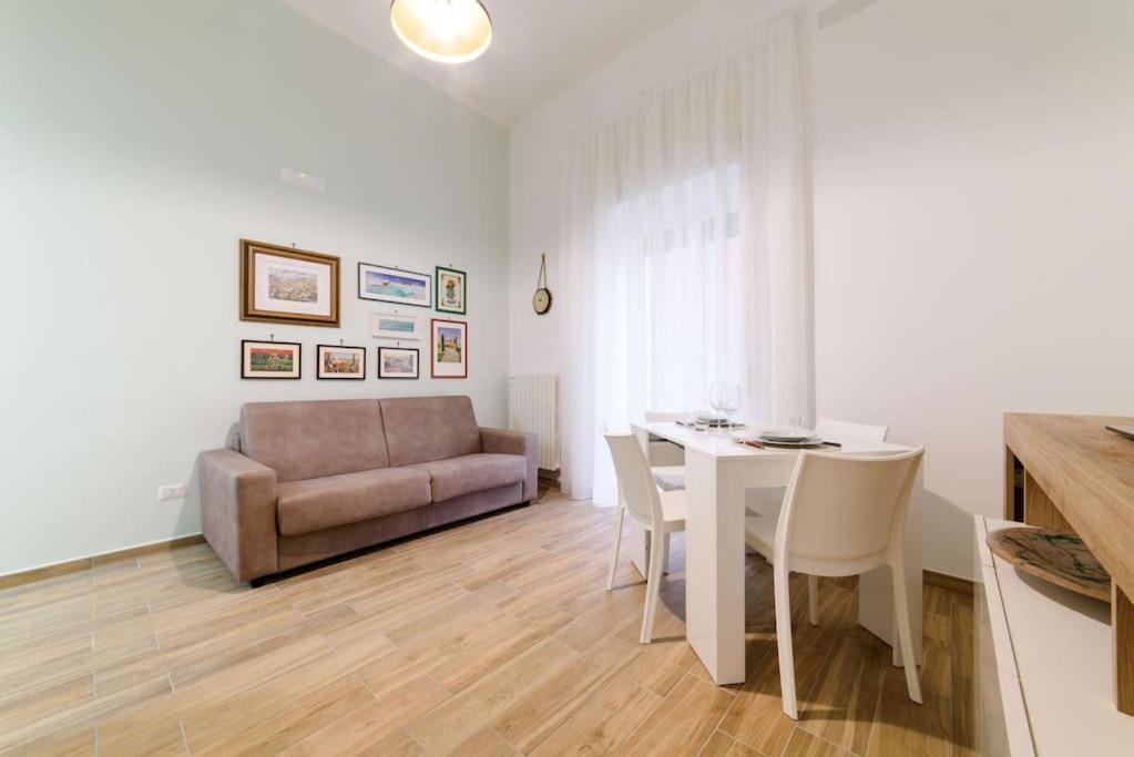 Stazione Treni - Wi-Fi & Netflix Cozy Space Appartement Salerno Buitenkant foto