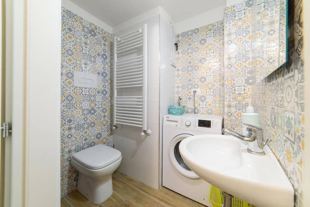 Stazione Treni - Wi-Fi & Netflix Cozy Space Appartement Salerno Buitenkant foto