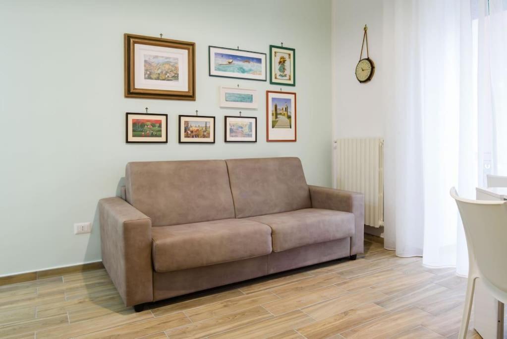 Stazione Treni - Wi-Fi & Netflix Cozy Space Appartement Salerno Buitenkant foto
