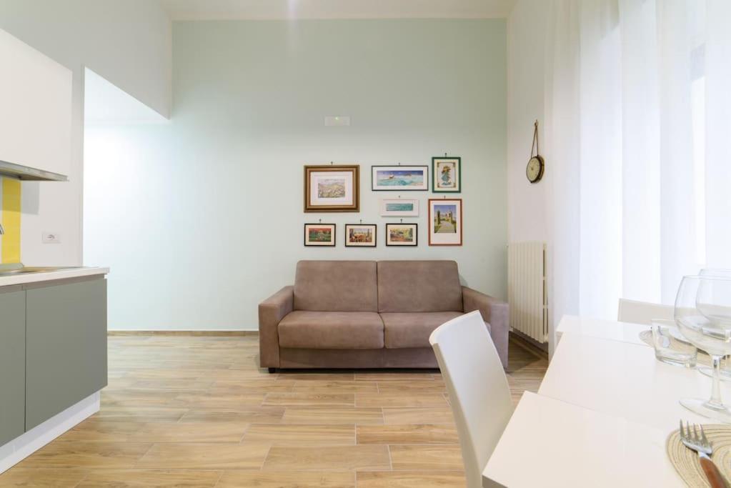 Stazione Treni - Wi-Fi & Netflix Cozy Space Appartement Salerno Buitenkant foto