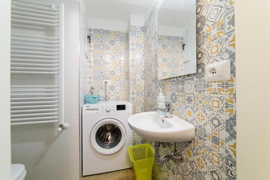 Stazione Treni - Wi-Fi & Netflix Cozy Space Appartement Salerno Buitenkant foto